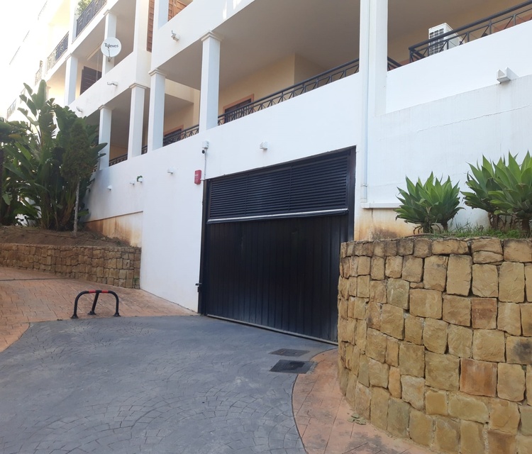 LOTE 2: 1 GARAJ. Y 8 TRAST., EDF. RIVER GARDEN-MARBELLA