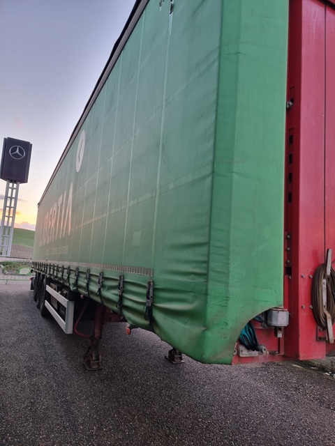 PROINDIVISO 50%: SEMI-REMOLQUE CAJA, MATRICULA R6111BCH