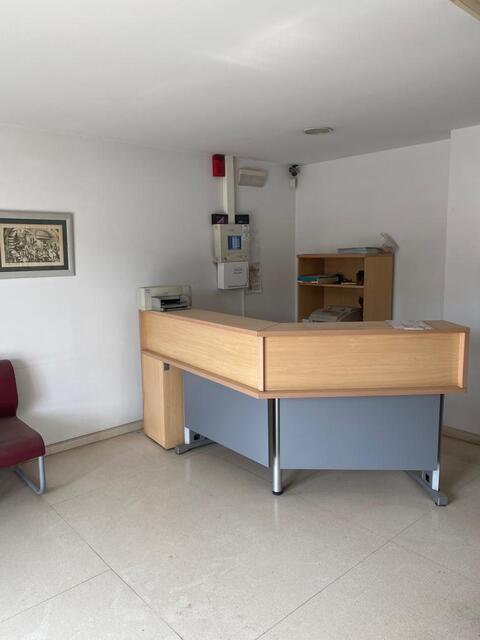 LOTE 5: MOBILIARIO Y ENSERES